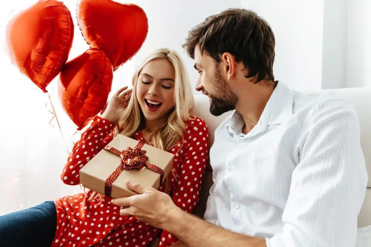 Valentine's Day Gifts according to your Zodiac Signs