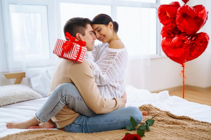 Valentine's Gifts for Wife as per Astrology